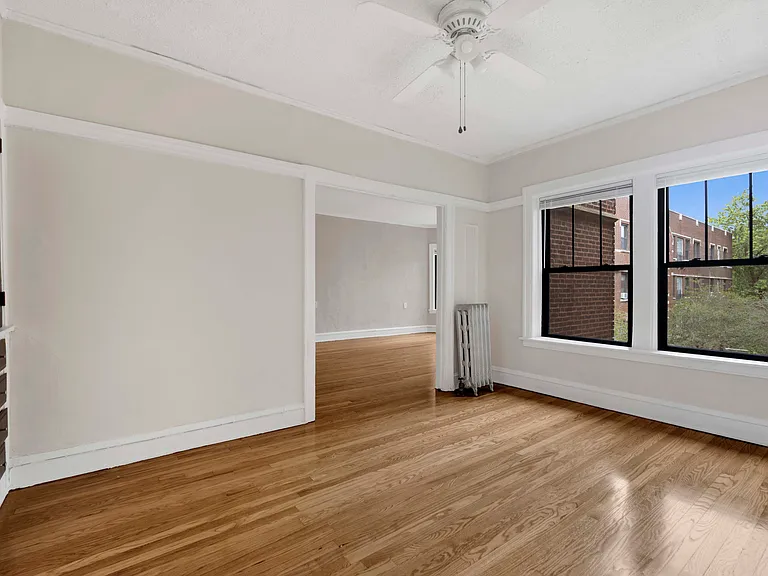 1237 1/2 W Greenleaf Ave #2E — Photo 9