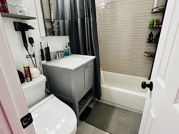 4th image of 6 W 75th St APT 5B