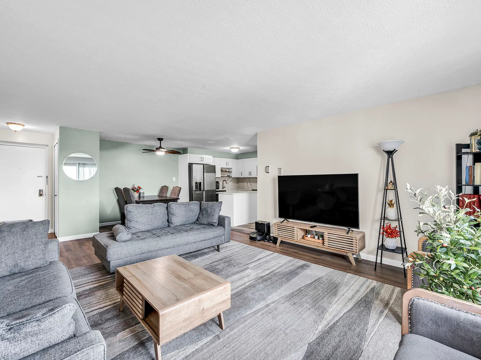 2 bed, 864 sqft, $1,750 — Photo 4