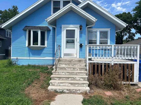 404 13th St, Gothenburg, NE 69138