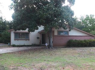 1915 Brookview Dr, Arlington, TX 76010