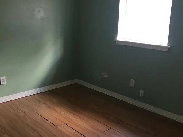 905 Vanderbilt Ln, Kenner, LA 70065