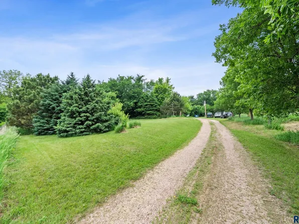 47986 254th St, Garretson, SD 57030