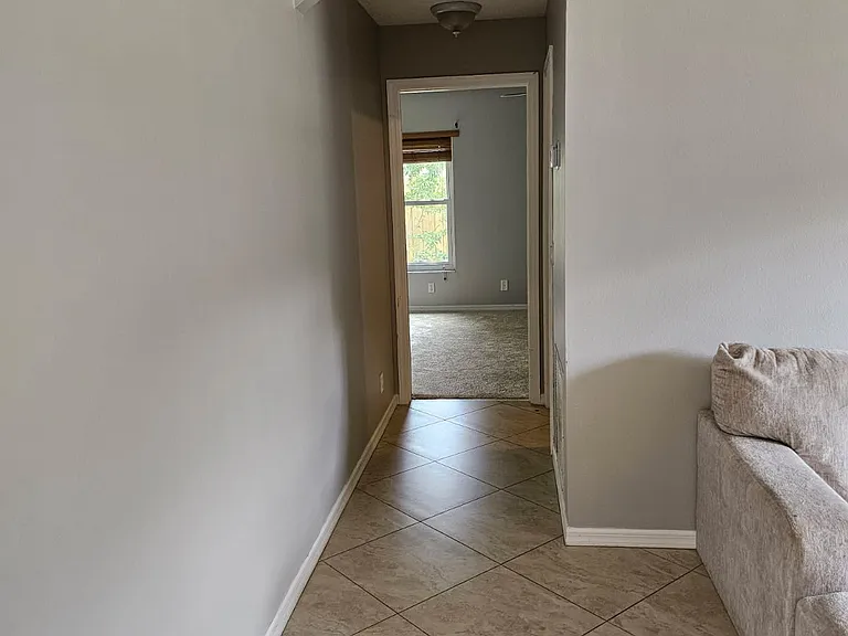 1581 SW Trevina Ave — Photo 11