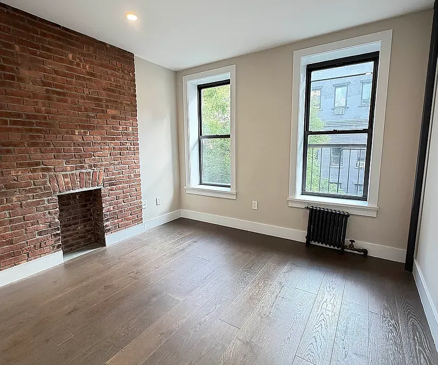 311 W 21st St #4E