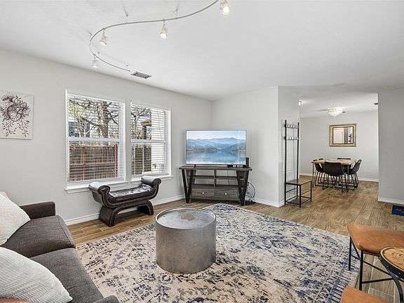 4th image of 1802 N Prairie Ave