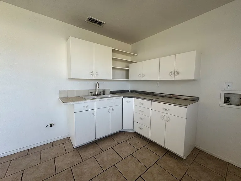 3107 Merrill Ave — Photo 16