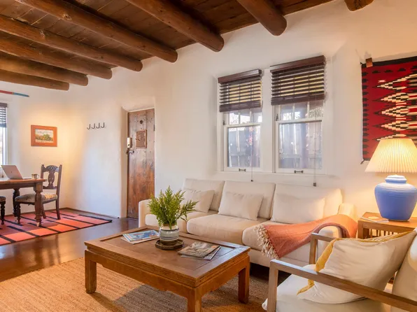 308 W Houghton St, Santa Fe, NM 87505