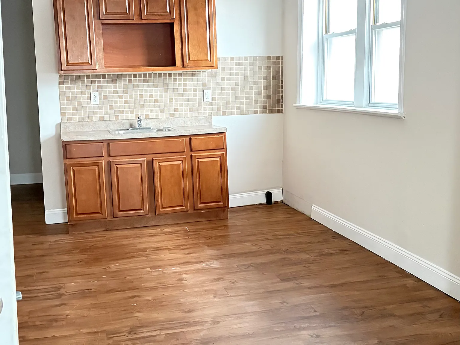3 bed, $1,150 — Photo 2