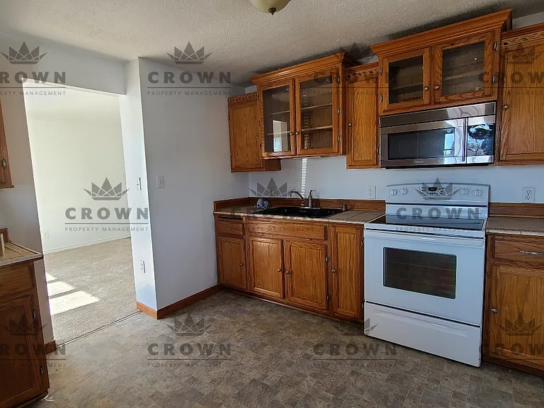 201 Arp Ave — Photo 3