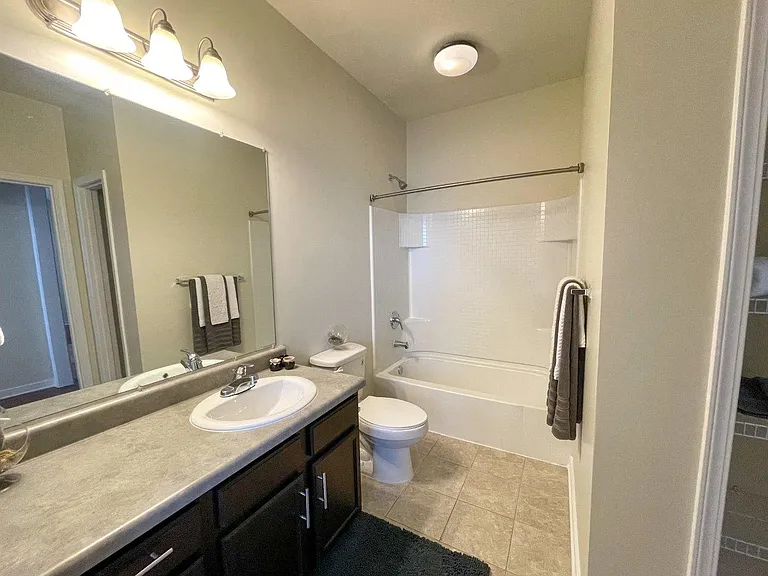 North Gate Apartments — Photo 9