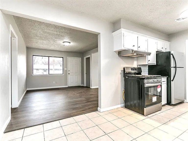 923 SW 3rd St — Photo 18