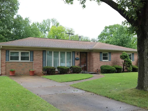 216 Brittany Ln, Belleville, IL 62223