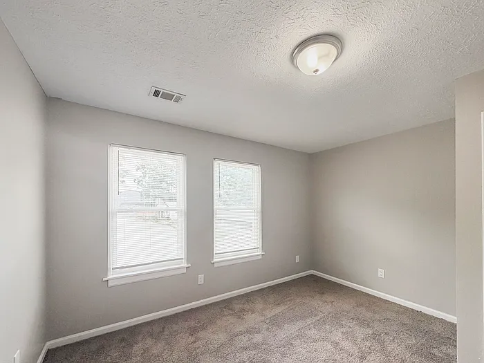 425 Hawkins Ave — Photo 9
