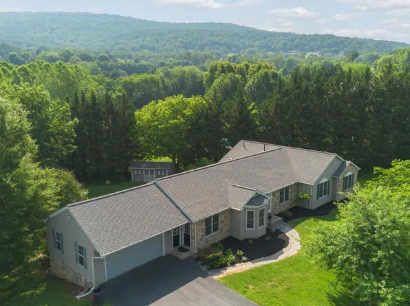 8613 Hollow Rd, Middletown, MD 21769