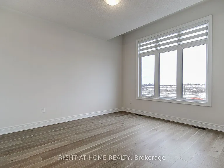 51 Lorrain Hand Cres — Photo 30