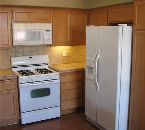 4th image of 610 Sunrise Dr Unit 2J
