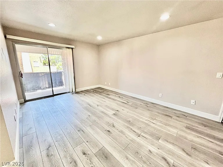 5295 Indian River Dr #310 — Photo 4