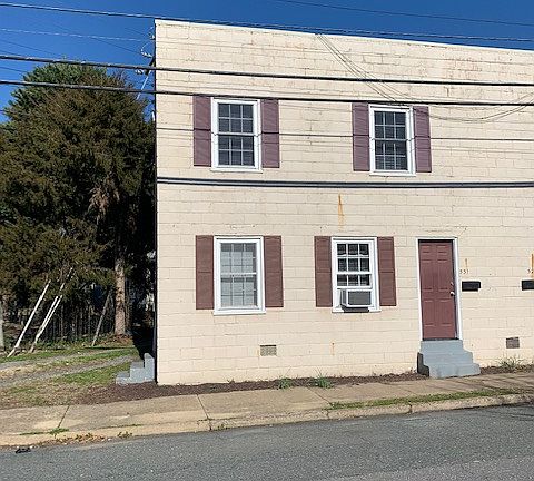 2nd image of 531 Hanover St