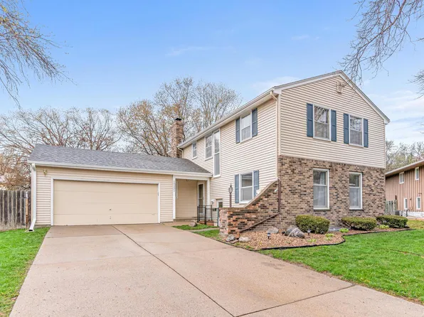 10221 Rich Cir, Bloomington, MN 55437