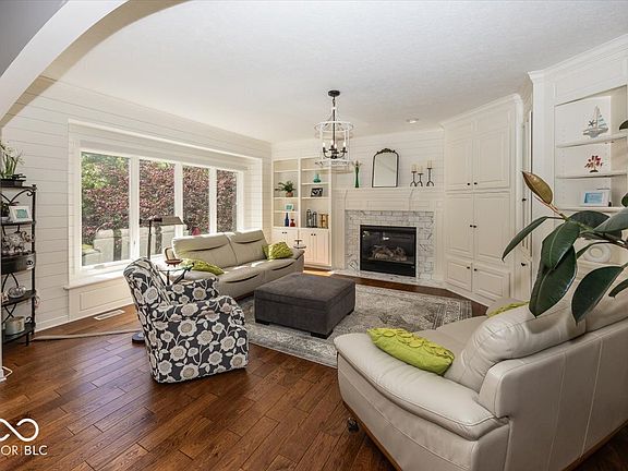 5th image of 21218 Carlton Ct