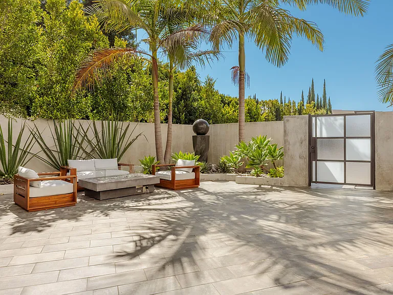 Pinnacle Pl — Photo 3