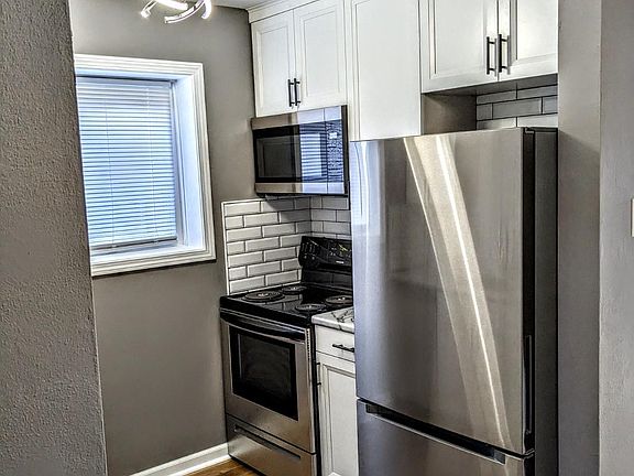 3rd image of 7130 Jamieson Ave #1E