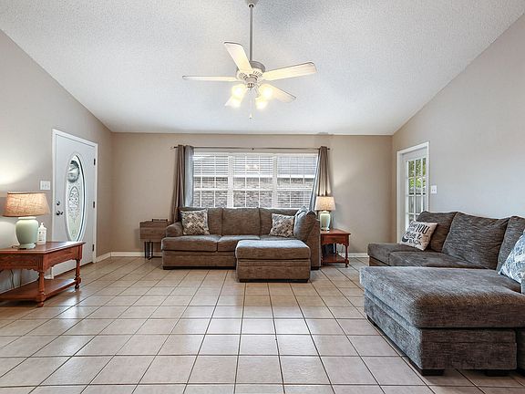 4th image of 13203 W Country Hills Dr
