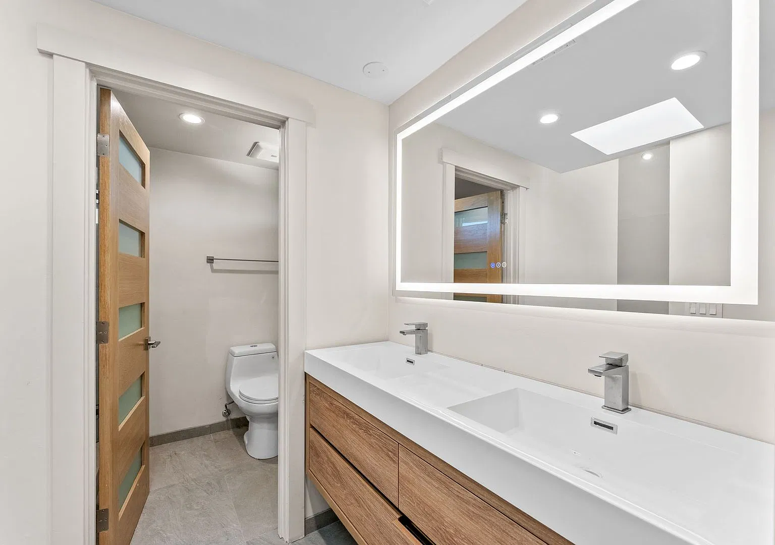 Fully Remodeled 5BR/3BA San Carlos Home with Pool, Spa & Fire Pit — Photo 3