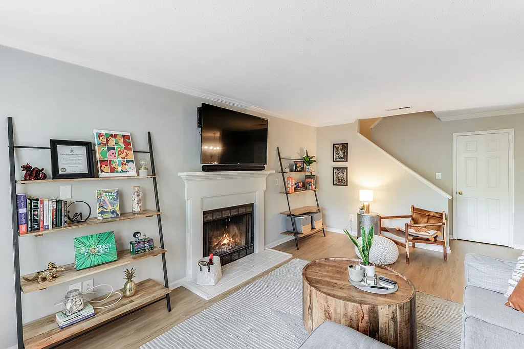 1050 Planters Pl — Photo 4