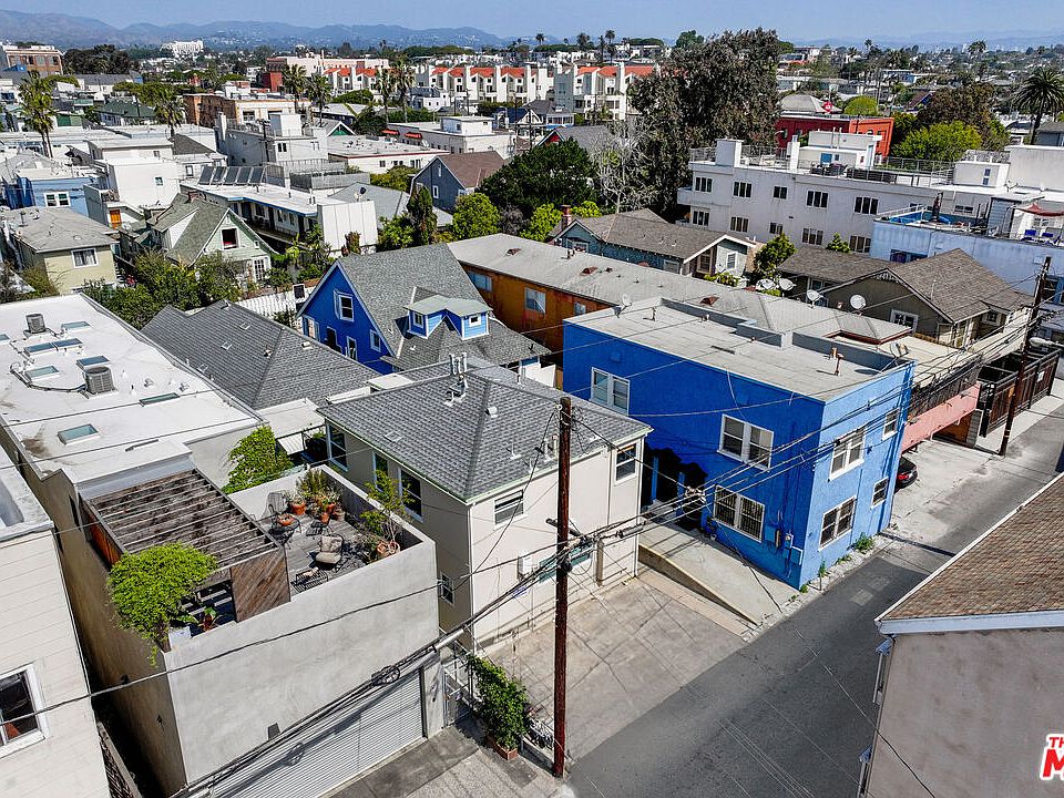 Building Photo 3