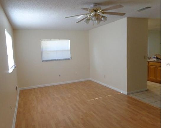 2nd image of 109 E Gardenia Dr