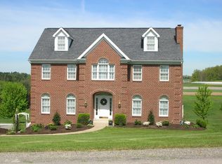 222 Fox Run Dr, Venetia, PA 15367