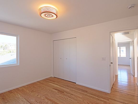 5th image of 4450 Rosewood Ave #2