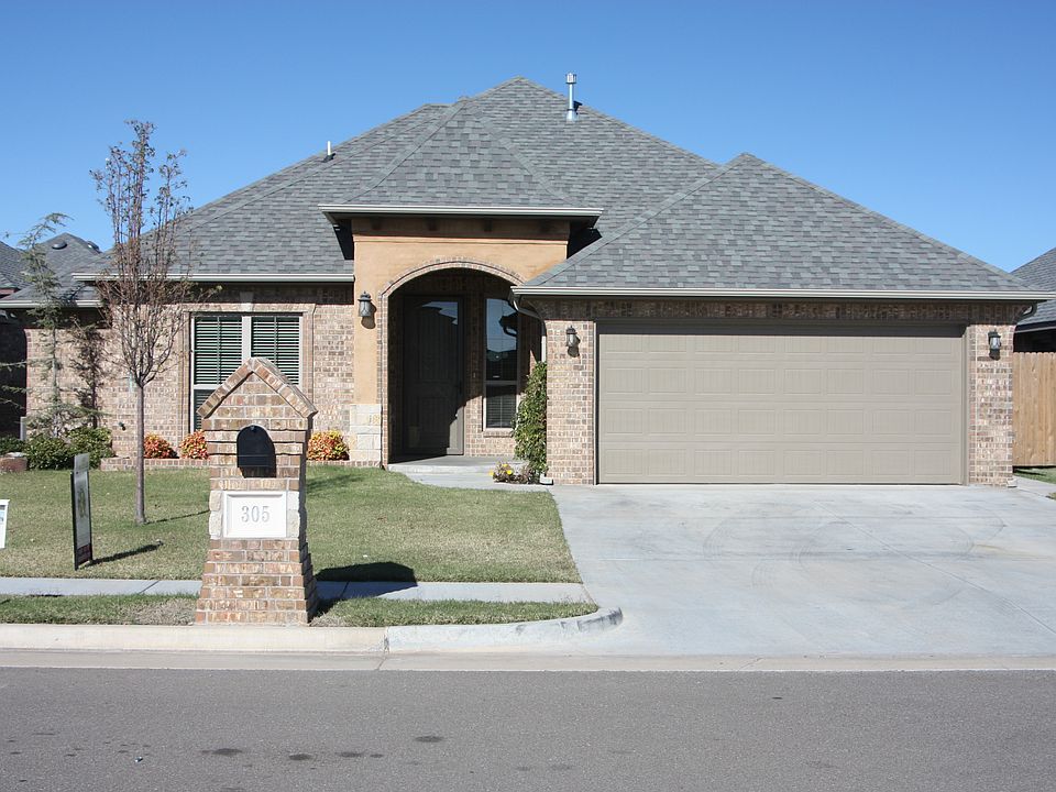 1st image of 305 SW 170th Ter