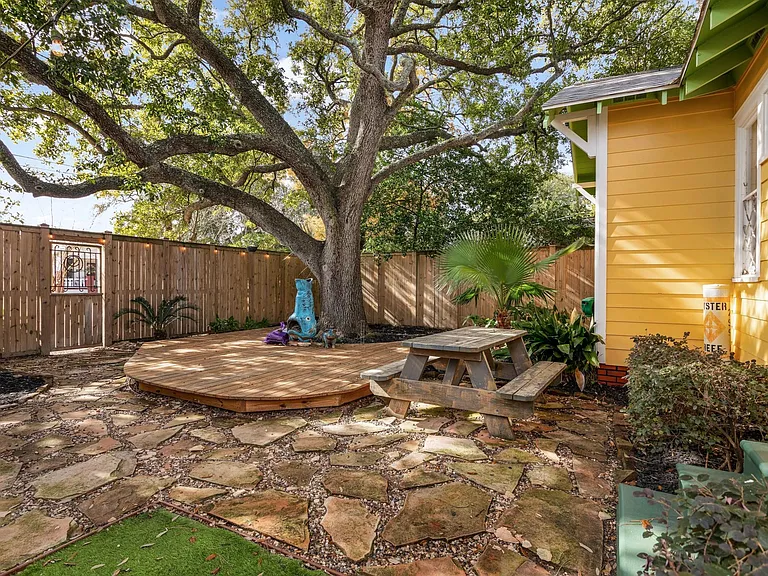 4823 Fannin Dr — Photo 43