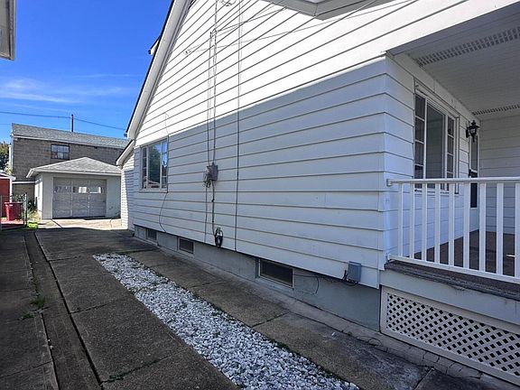 3rd image of 274 Frederick St