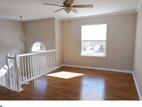 3rd image of 187 Willamette Dr