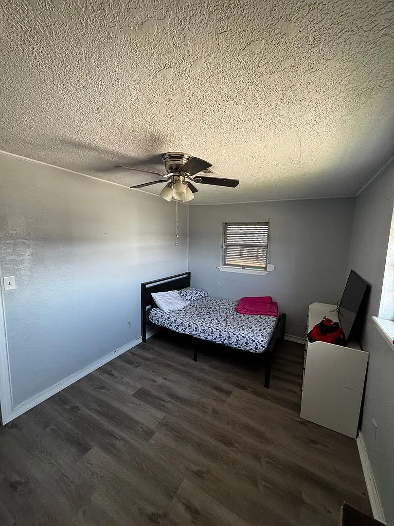 1602 NW 50th | $1,400/mo | 3 Bed | 2 Bath | 2-Car Garage — Photo 3
