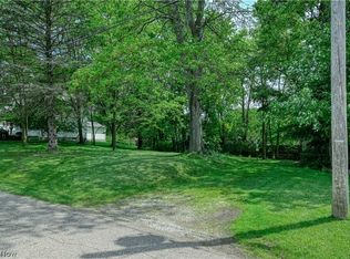 1921 Dwight St, Cuyahoga Falls, OH 44221