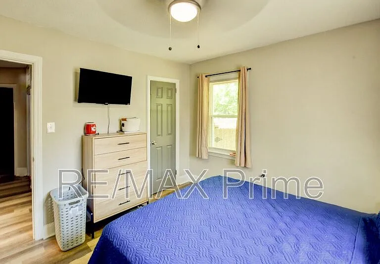 2 Clover St — Photo 10