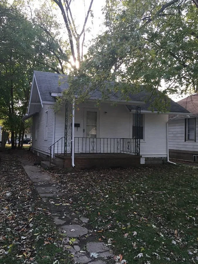 1805 N Gale Ave photo 1
