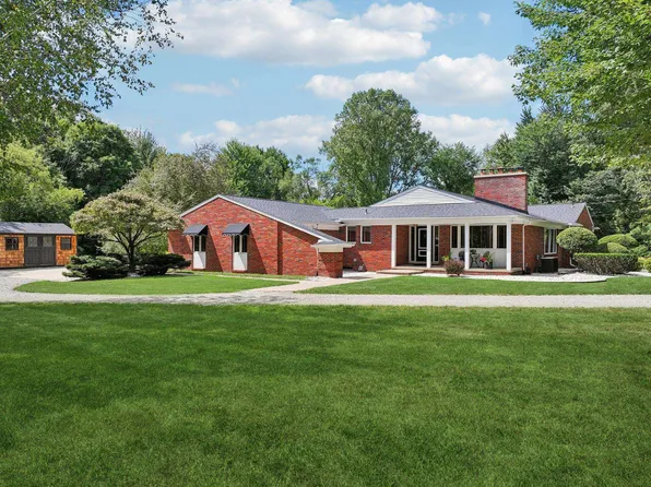 890 E Romeo Rd, Oakland, MI 48363