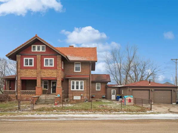 107 Ash Ave, Urbana, IA 52345