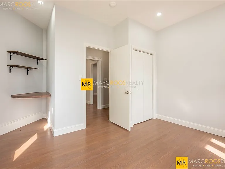 106 Byron St #1 — Photo 5