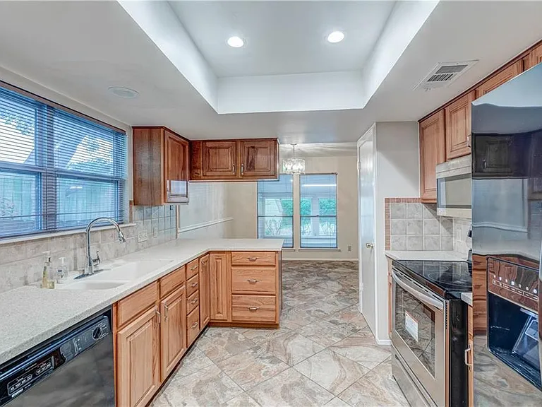 12118 Black Angus Dr — Photo 17