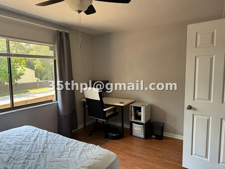 2635 SW 35th Pl — Photo 10