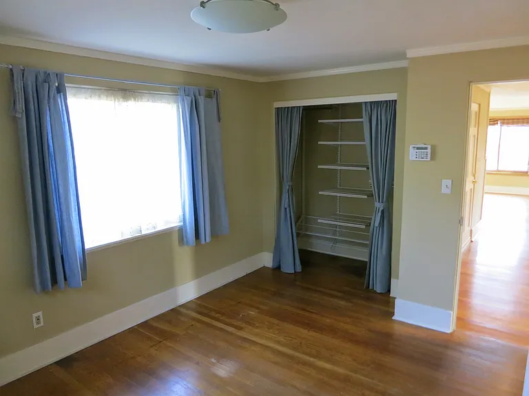 10502 Victory Ln NE #LOWER — Photo 48