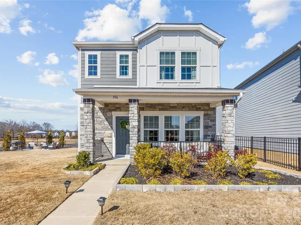 556 Cranford Dr, Pineville, NC 28134