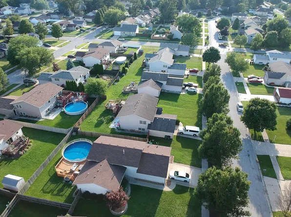 2955 Tulip Ln, Hobart, IN 46342